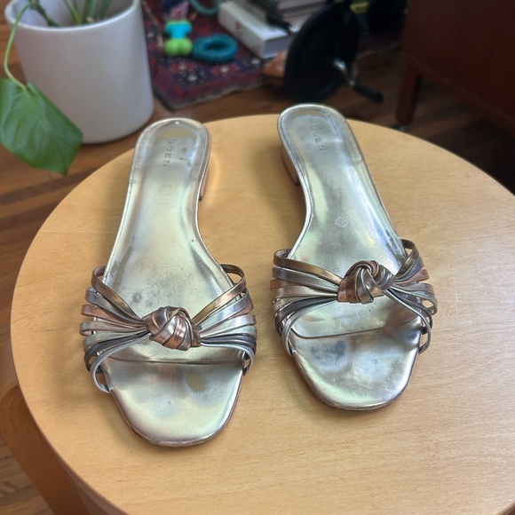 DOEN SANDALS - Picture 1 of 7